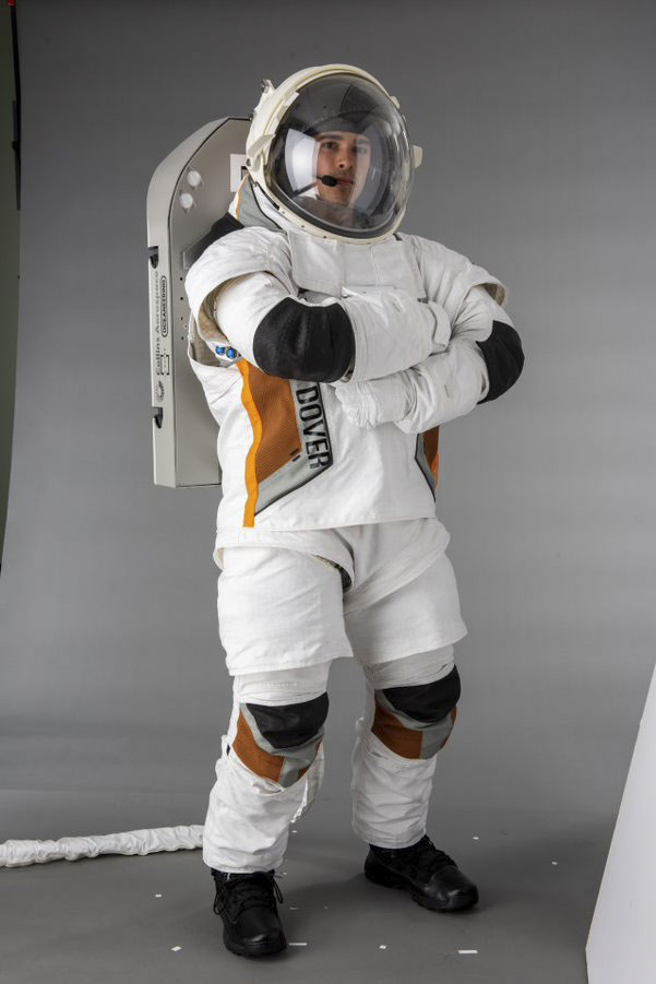 Astro EVA Spacesuit &#8211; Pose
